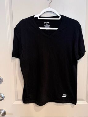 🌊 Billabong Men's Black V-Neck Short Sleeve Tee size Medium